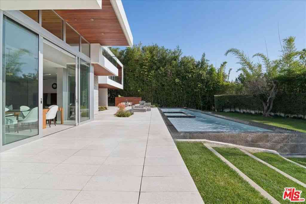 Homes For Rent - 1232 Sunset Plaza Drive<br/> Los Angeles, CA 90069