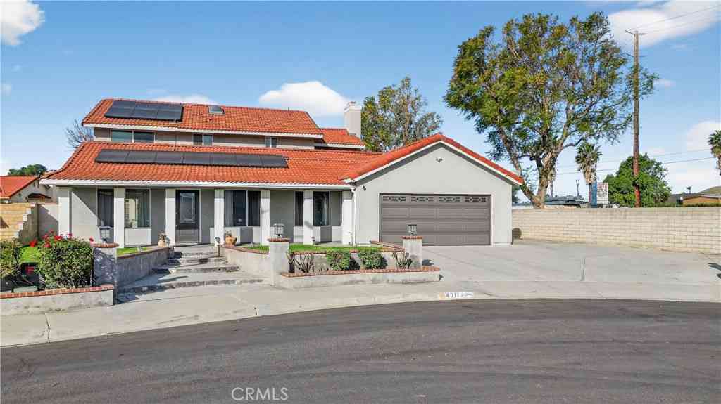 Homes For Sale - 4311 Glenroy Court<br/> Jurupa Valley, CA 92509