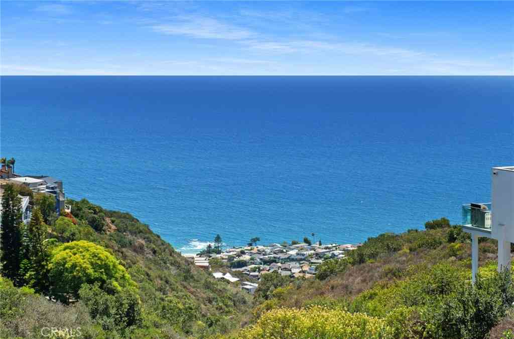 Vacant Land For Sale - 749 Marlin Drive<br/> Laguna Beach, CA 92651