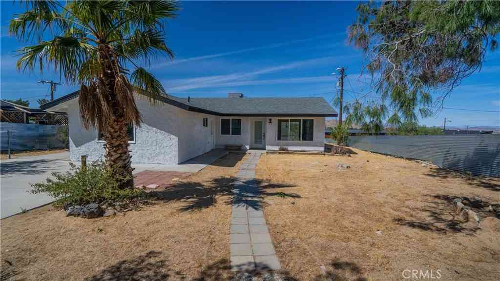Homes For Sale - 61638 La Jolla<br/> Joshua Tree, CA 92252