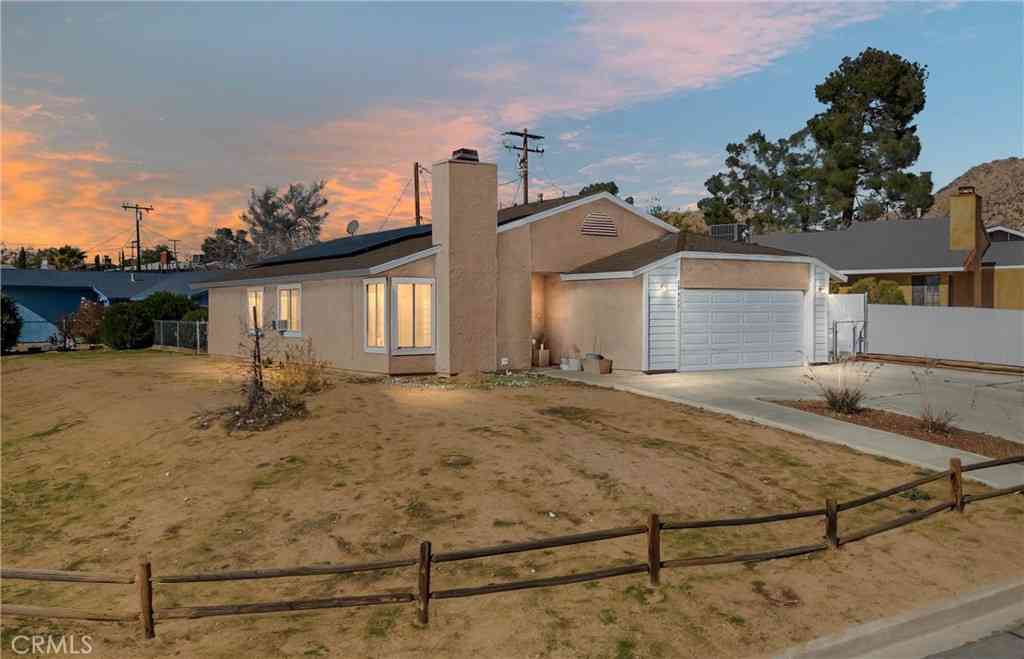 Homes For Sale - 16422 Tolowa<br/> Apple Valley, CA 92307