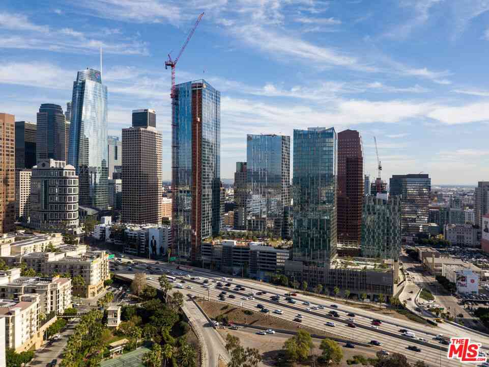 Condo For Rent - 877 Francisco Street #1002<br/> Los Angeles, CA 90017