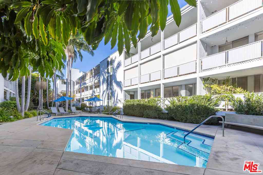 Condo For Sale - 848 N Kings Road #208<br/> West Hollywood, CA 90069