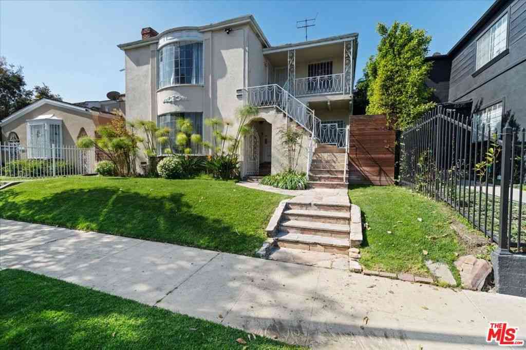 Condo For Rent - 4281 Mcclung Drive<br/> Los Angeles, CA 90008