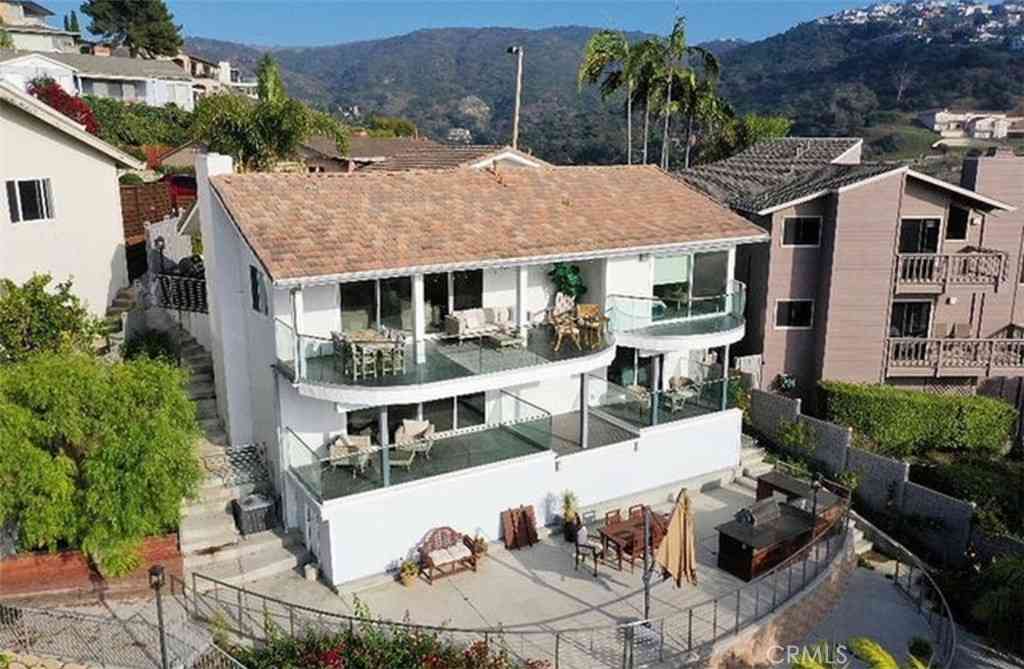 Homes For Rent - 986 Oriole<br/> Laguna Beach, CA 92651