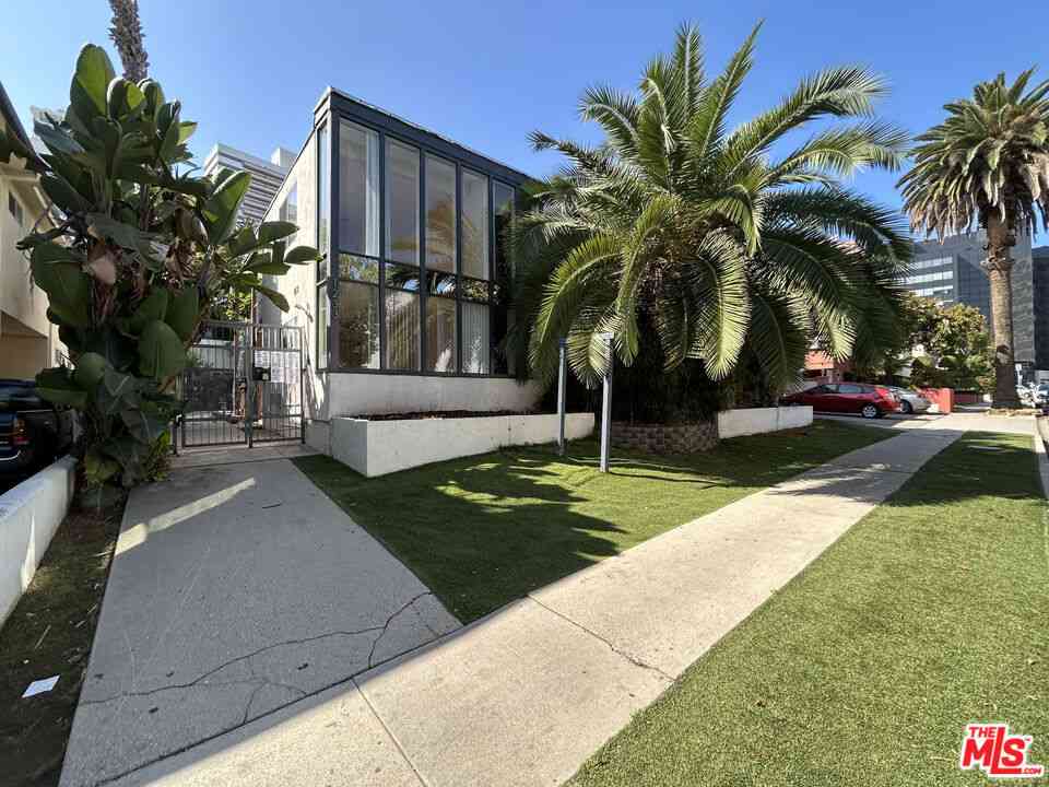 Condo For Rent - 1233 Barry Avenue #101<br/> Los Angeles, CA 90025