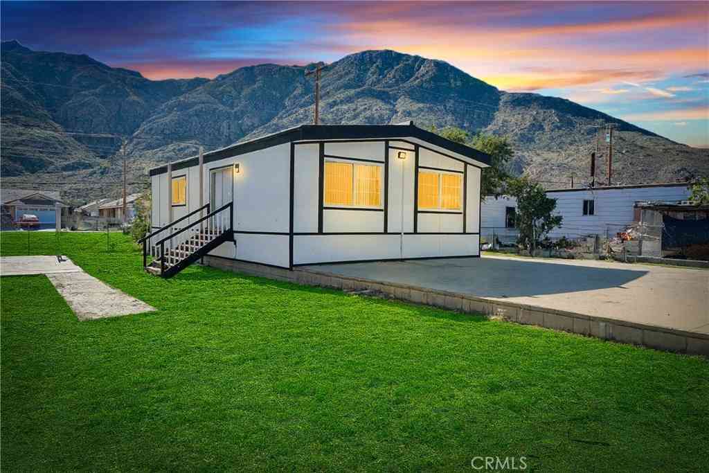 Mobile Home For Sale - 51867 Lois Avenue<br/> Cabazon, CA 92230