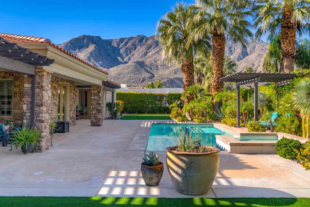 Homes For Sale - 38760 Maracaibo Circle<br/> Palm Springs, CA 92264
