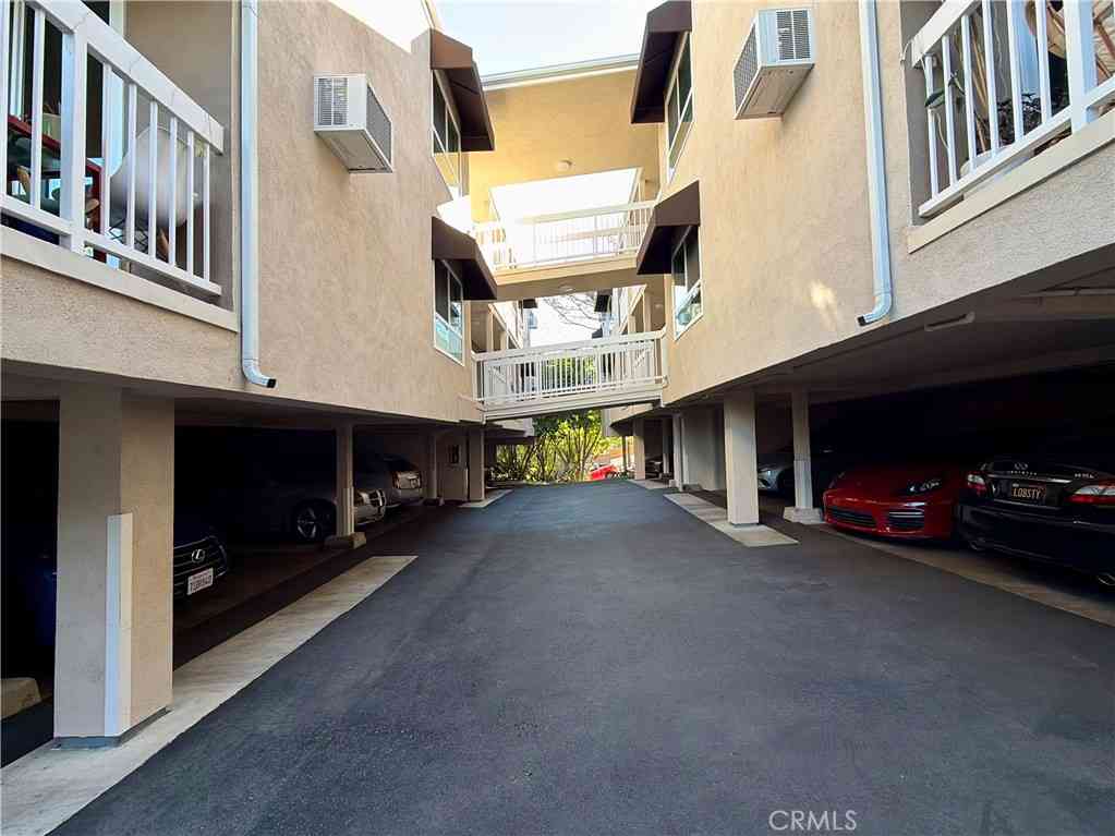 Multifamily For Rent - 2266 Cazador<br/> Los Angeles, CA 90065