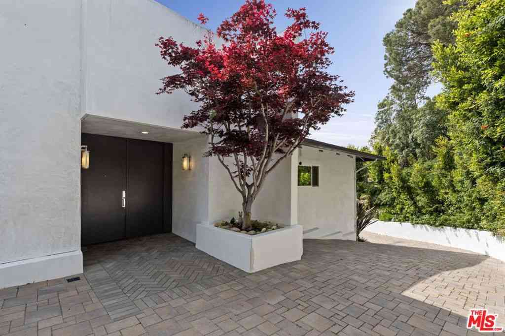 Homes For Rent - 641 Walther Way<br/> Los Angeles, CA 90049