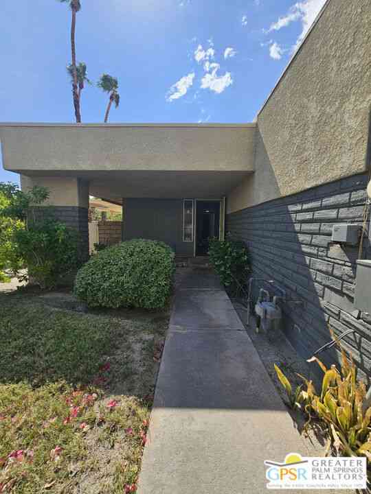 Condo For Sale - 1333 Sunflower Circle<br/> Palm Springs, CA 92262