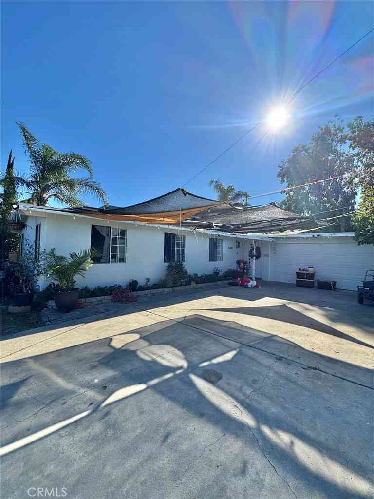 Homes For Sale - 16422 Donmetz Street<br/> Granada Hills, CA 91344