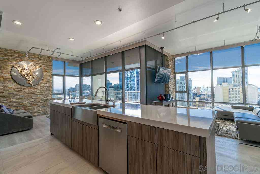 Homes For Rent - 575 6th Ave #1603<br/> San Diego, CA 92101