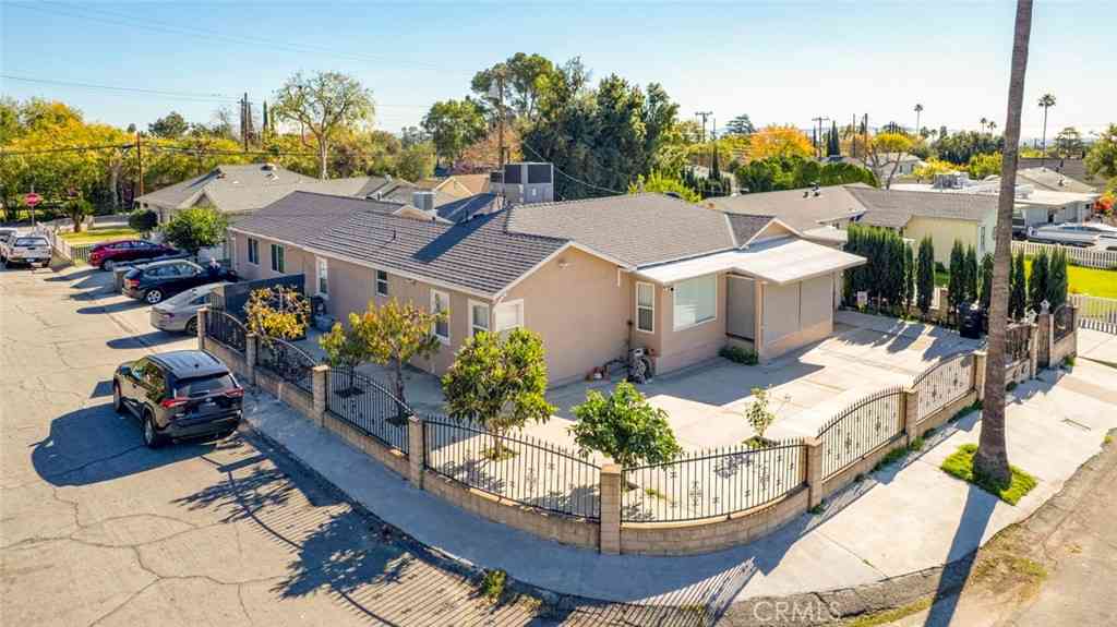 Multifamily For Sale - 1670 N Oxford Avenue N<br/> Pasadena, CA 91104