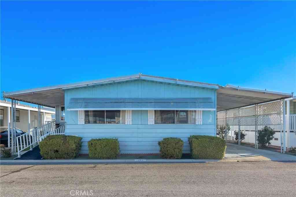 Mobile Home For Sale - 1895 W Devonshire Avenue #101<br/> Hemet, CA 92545