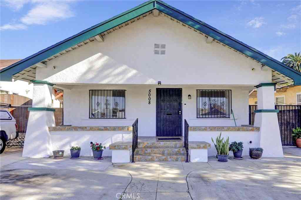 Homes For Sale - 5008 Cimarron<br/> Los Angeles, CA 90062