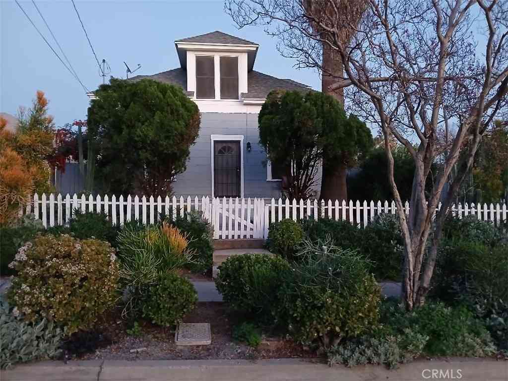 Multifamily For Sale - 2111 Orange Street<br/> Highland, CA 92346