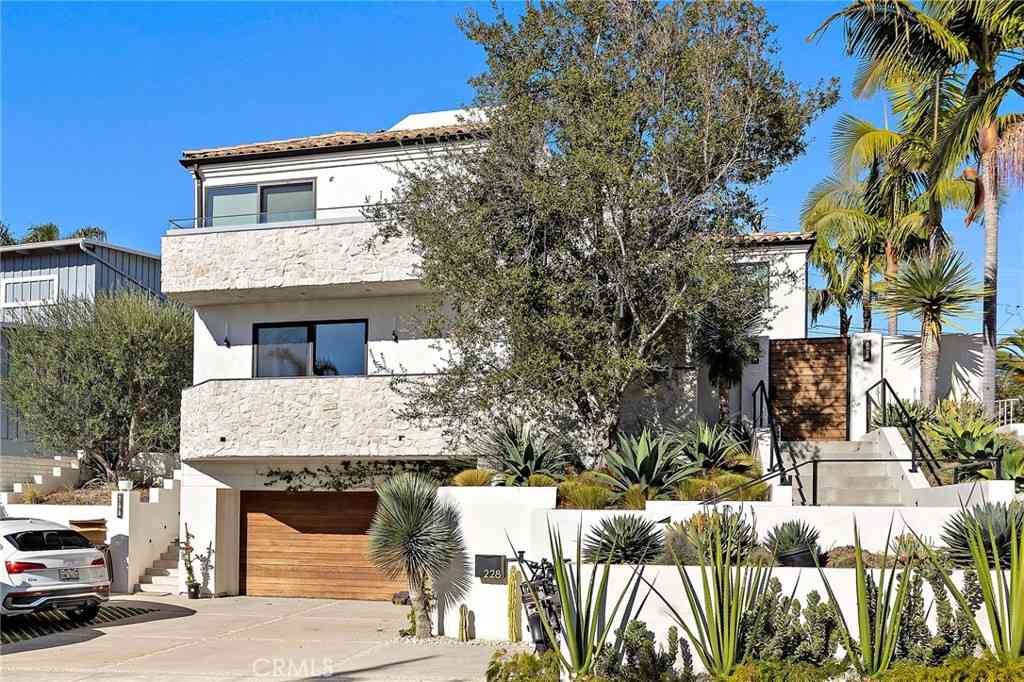 Homes For Rent - 228 W Avenida Cordoba<br/> San Clemente, CA 92672
