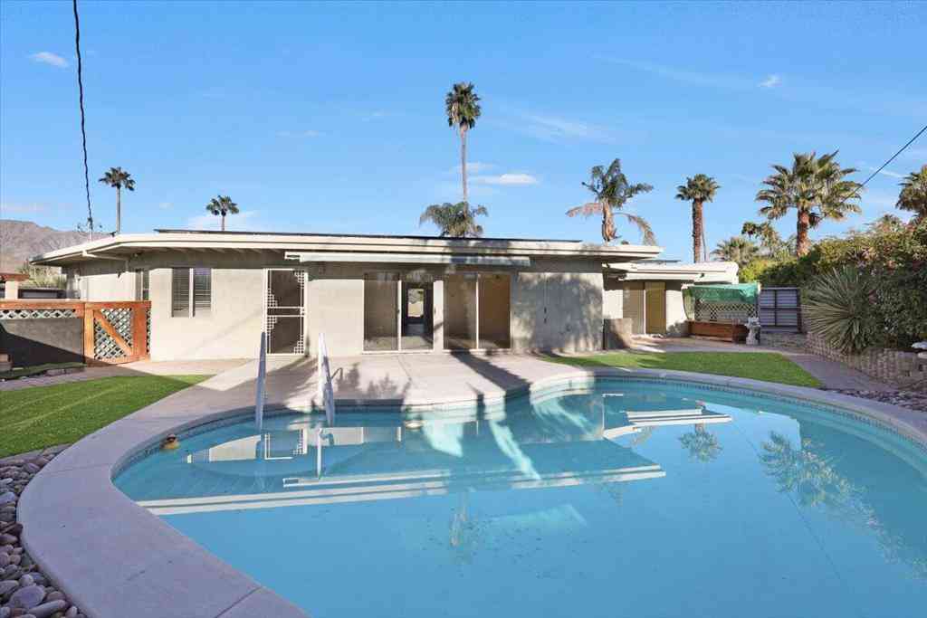 Homes For Sale - 1617 E Paseo El Mirador<br/> Palm Springs, CA 92262