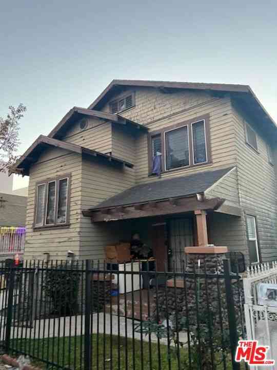 Homes For Sale - 4911 S Normandie Avenue<br/> Los Angeles, CA 90037