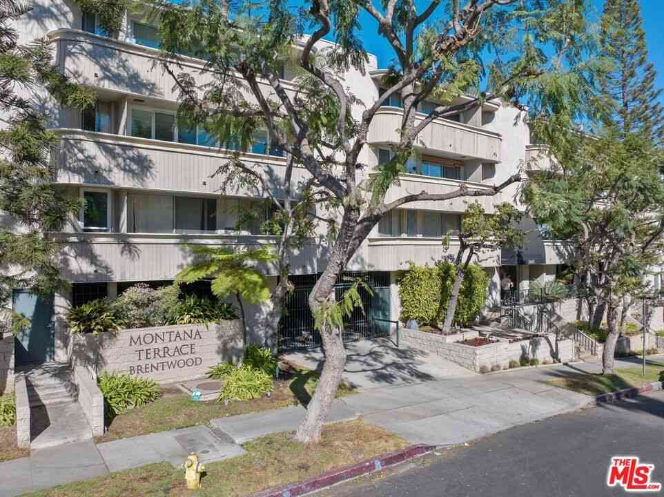 Condo For Rent - 11645 N Montana Avenue #338<br/> Los Angeles, CA 90049