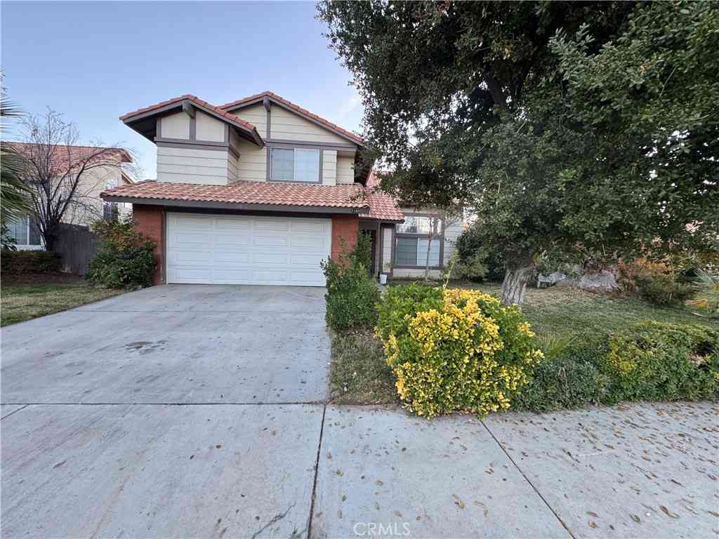 Homes For Sale - 1160 Garnet<br/> Palmdale, CA 93550