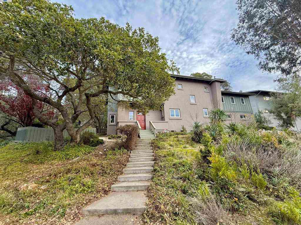 Homes For Sale - 4400 Saint Andrews Rd<br/> Oakland, CA 94605