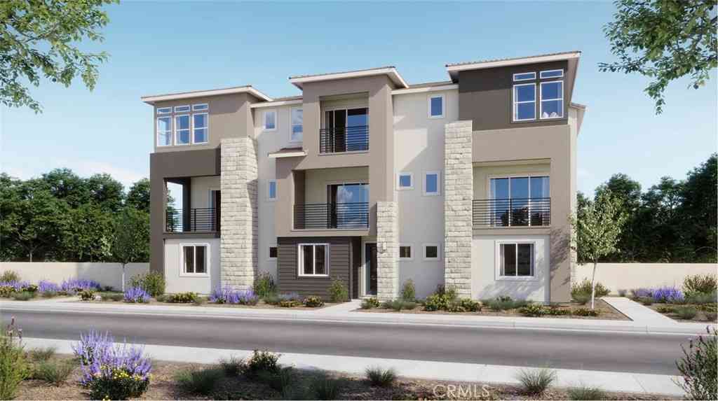 Condo For Sale - 652 Sonia<br/> Irvine, CA 92618