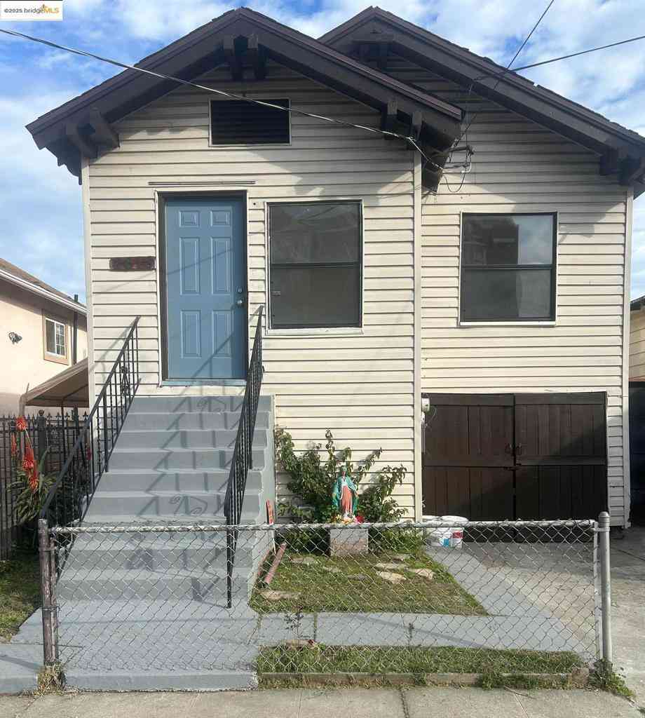 Homes For Sale - 2618 E 20th St<br/> Oakland, CA 94601