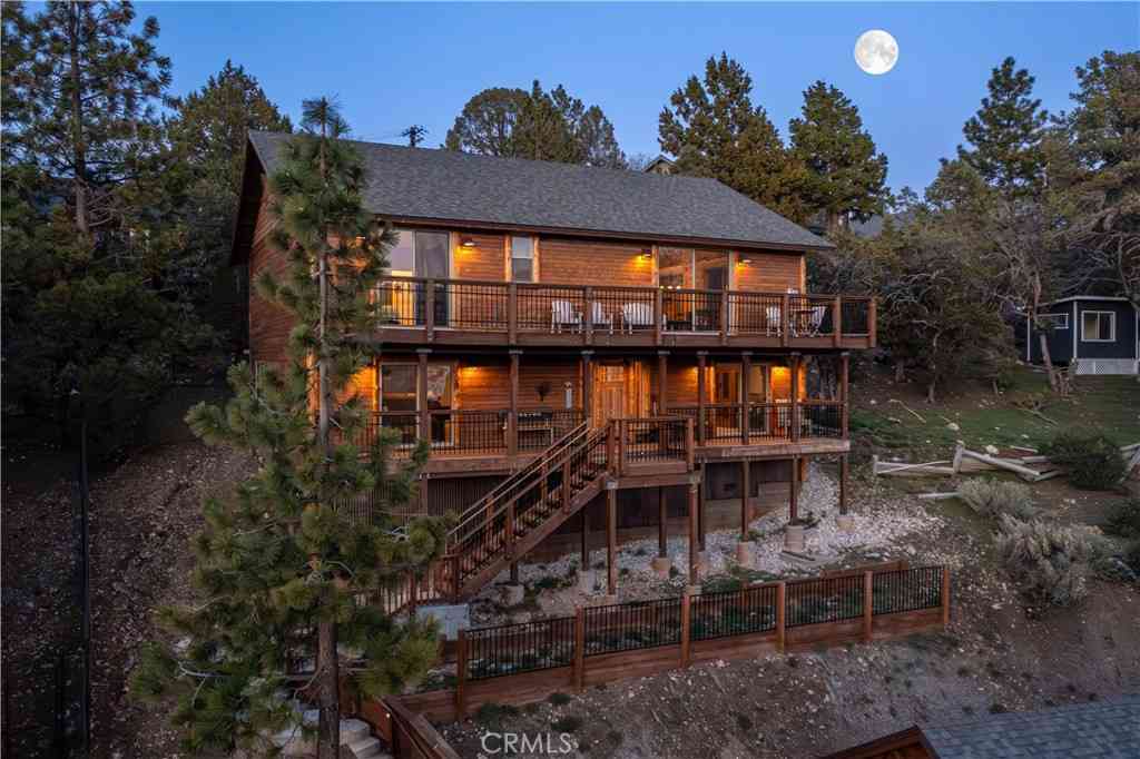 Homes For Sale - 43451 Sheephorn Road<br/> Big Bear Lake, CA 92315