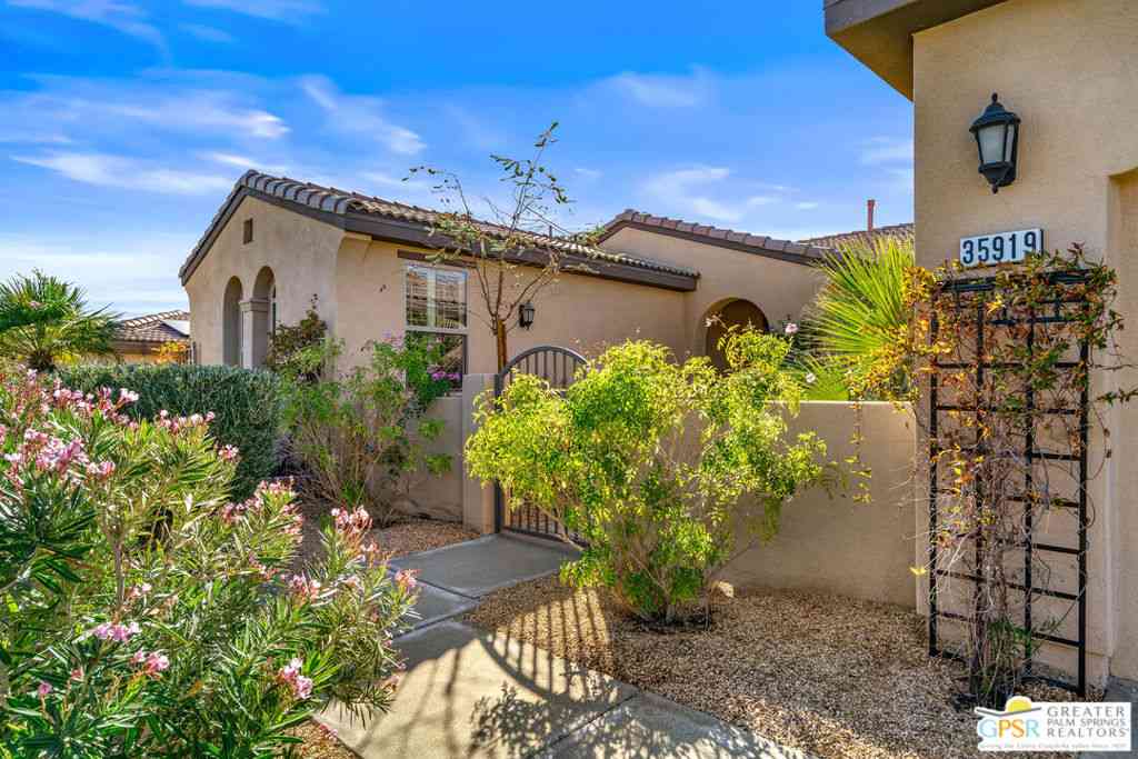 Homes For Sale - 35919 Matisse Drive<br/> Palm Desert, CA 92211