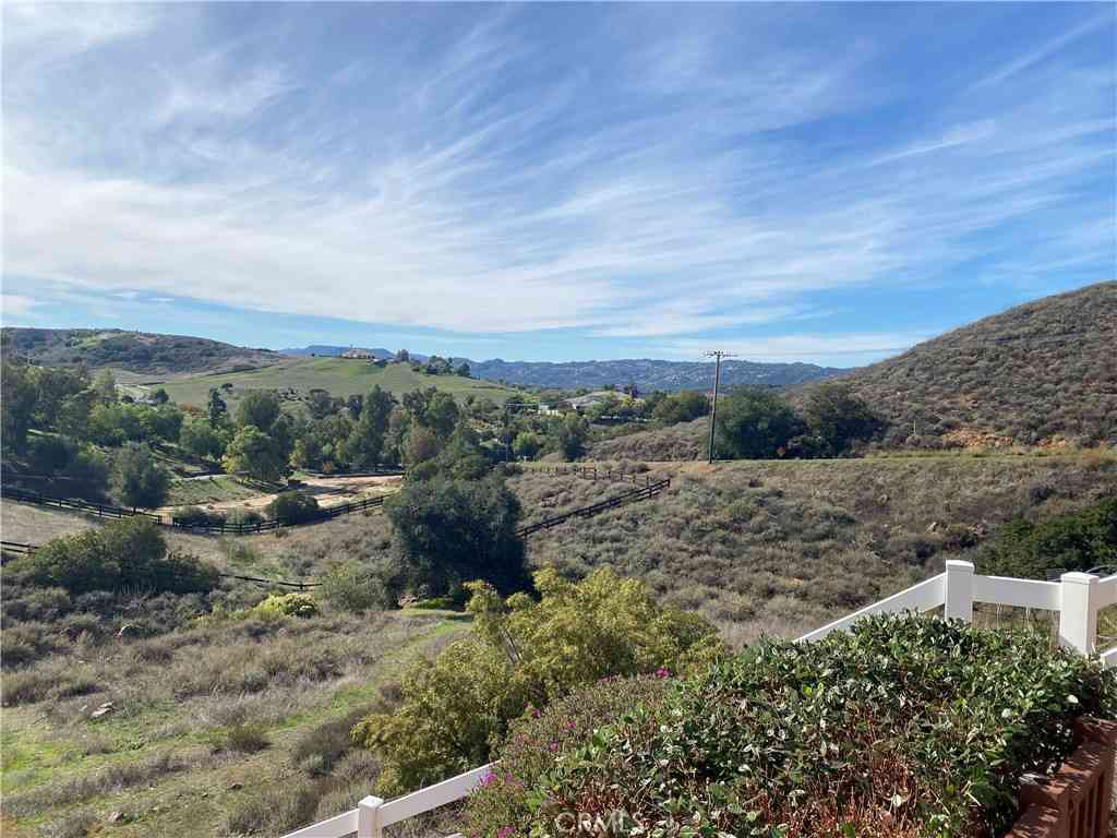 Homes For Sale - 20759 Gabriella Lane<br/> Murrieta, CA 92562