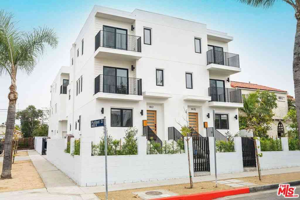 Condo For Rent - 1802 1/2 S Highland Avenue<br/> Los Angeles, CA 90019