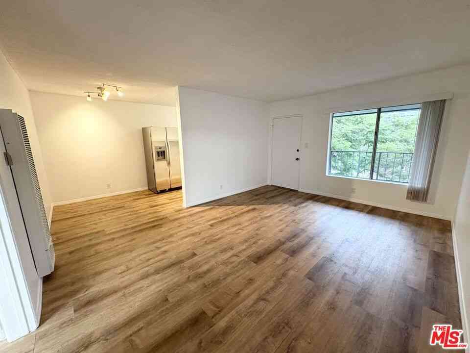 Condo For Rent - 534 Santa Clara Avenue #6<br/> Venice, CA 90291