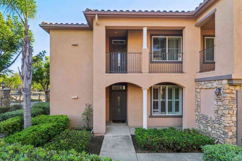 Condo For Sale - 10978 Serafina Lane<br/> San Diego, CA 92128