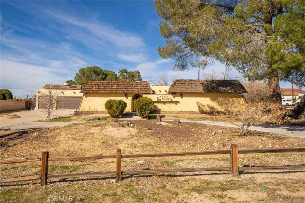 Homes For Sale - 14580 Keota Road<br/> Apple Valley, CA 92307