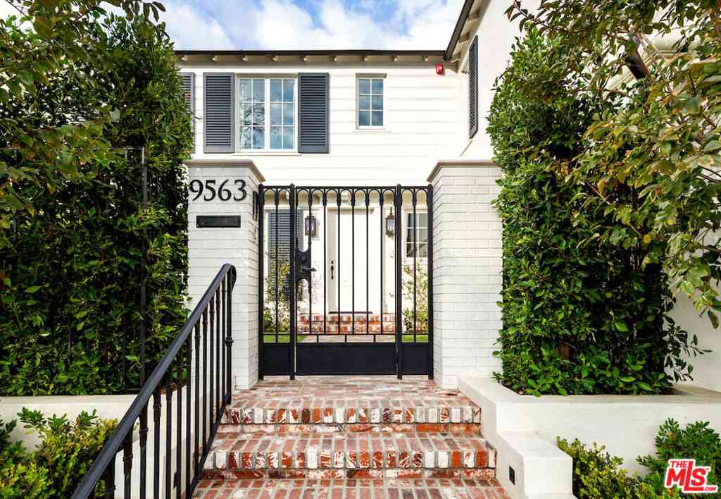 Condo For Rent - 9563 Charleville Boulevard<br/> Beverly Hills, CA 90212