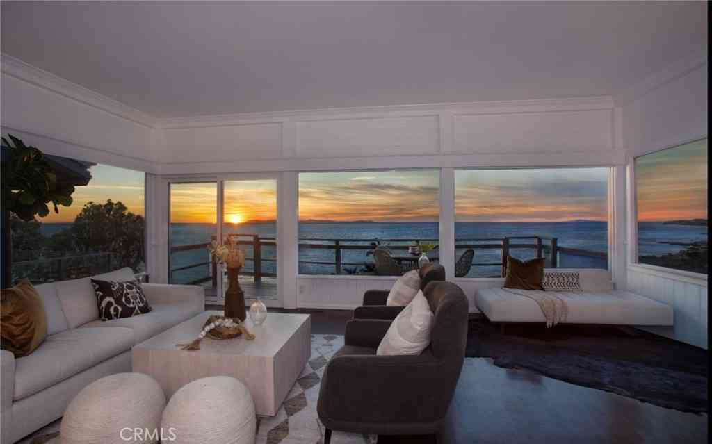 Homes For Sale - 2621 Victoria Drive<br/> Laguna Beach, CA 92651