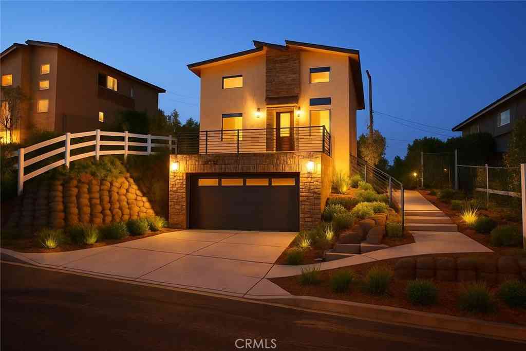 Homes For Sale - 16604 Forrest Avenue<br/> Victorville, CA 92395