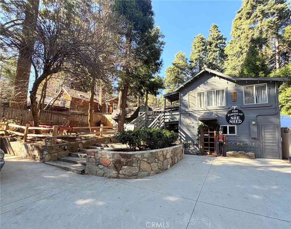 Homes For Sale - 926 Kuffel Canyon<br/> Lake Arrowhead, CA 92385