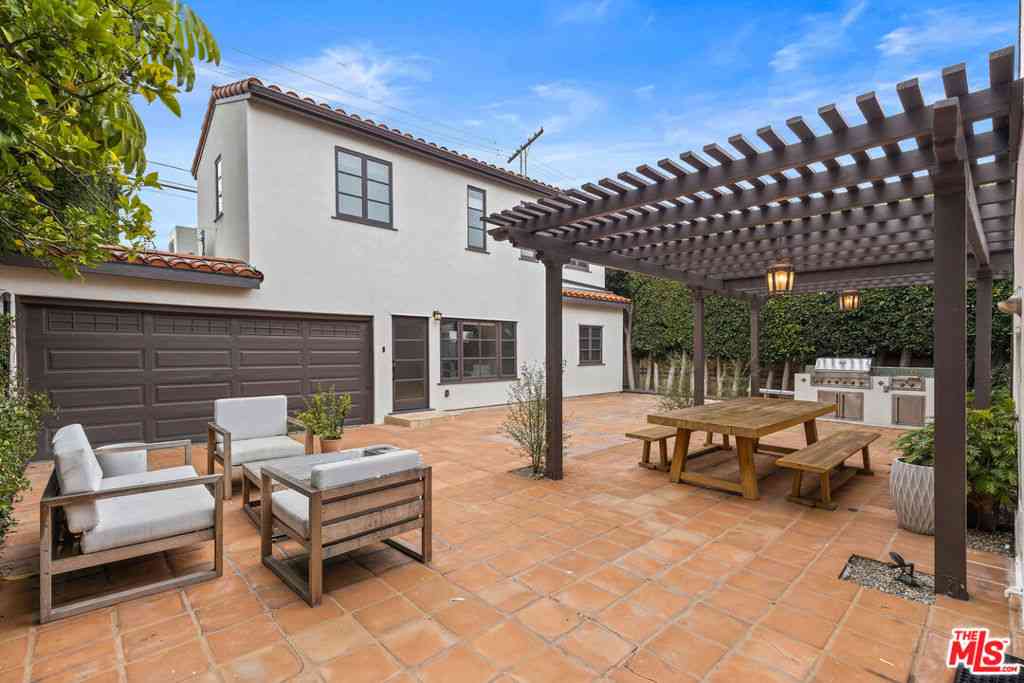 Condo For Rent - 1062 1/2 S Alfred Street<br/> Los Angeles, CA 90035