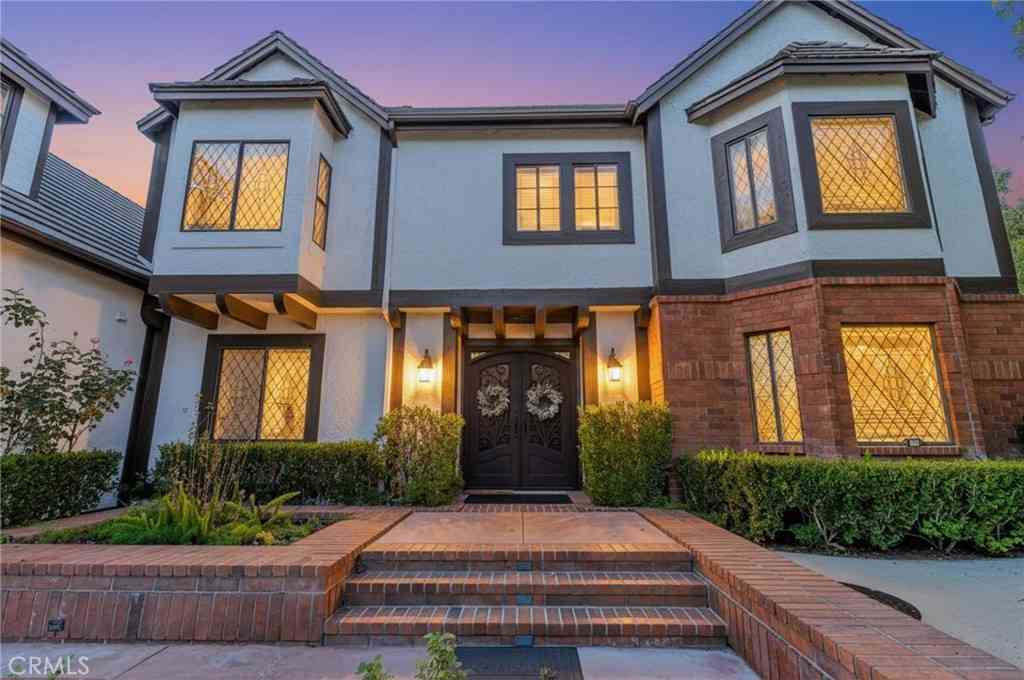Homes For Sale - 25573 Via Paladar<br/> Valencia, CA 91355
