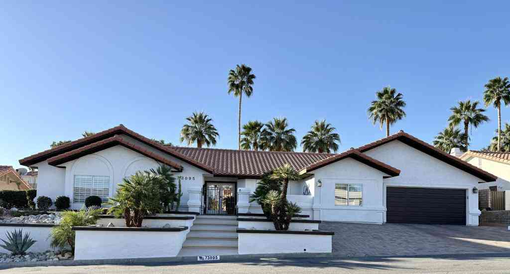 Homes For Sale - 73095 Deer Grass Drive<br/> Palm Desert, CA 92260