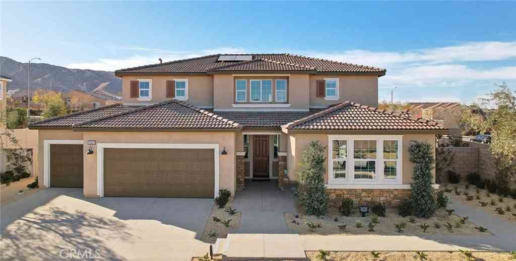 Homes For Sale - 41833 Grenache Lane<br/> Palmdale, CA 93551