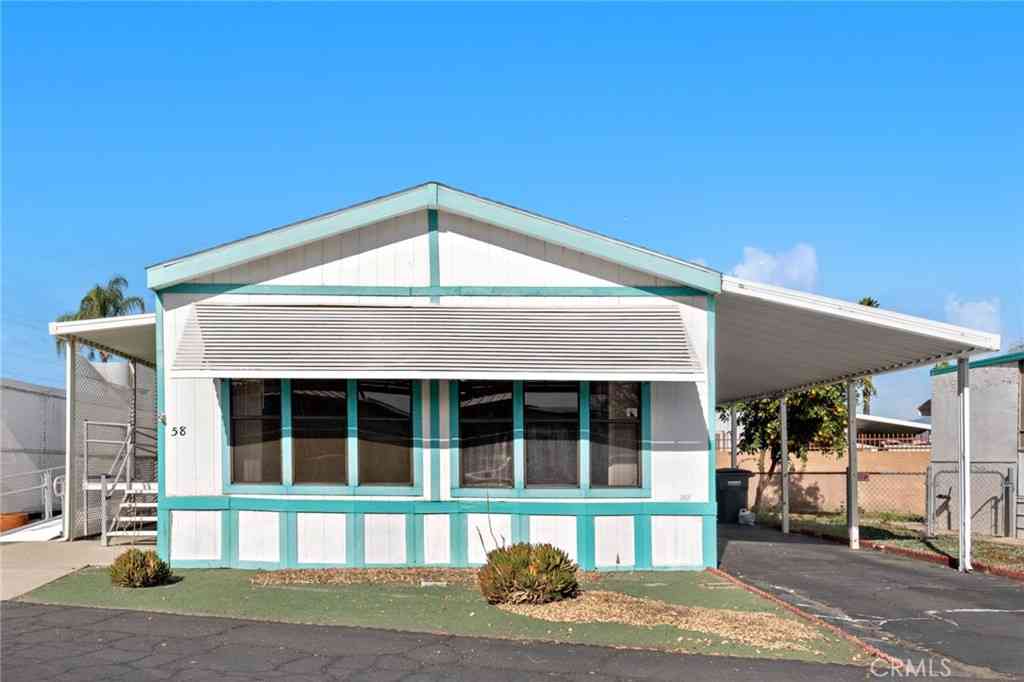 Mobile Home For Sale - 332 N Lyon Avenue #58<br/> Hemet, CA 92543