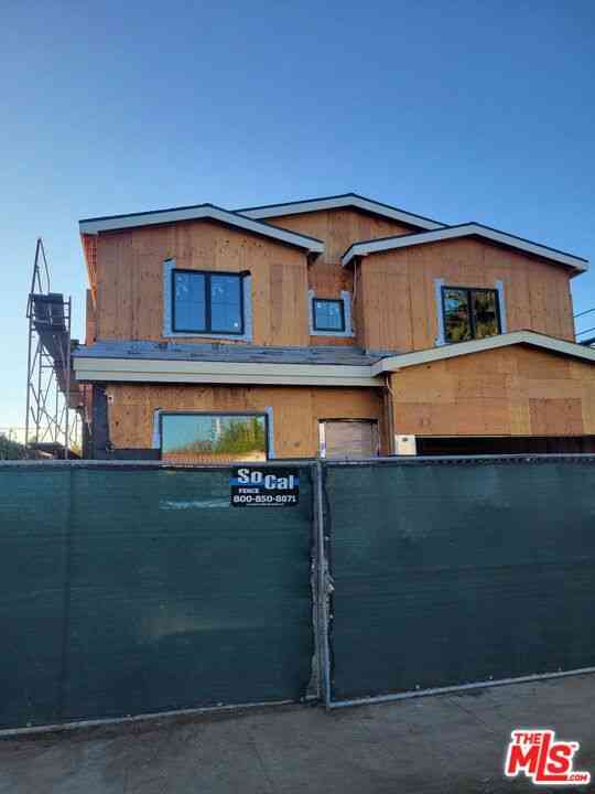 Homes For Sale - 409 N Alta Vista Boulevard<br/> Los Angeles, CA 90036