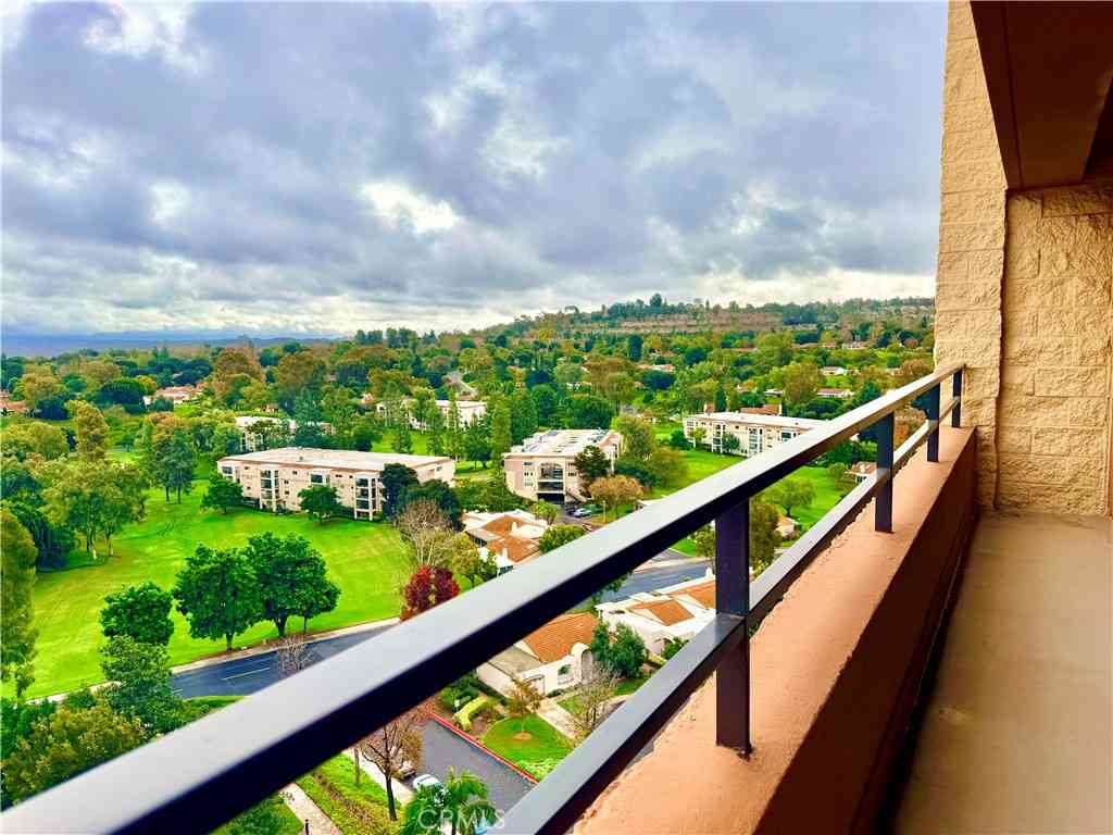 Condo For Sale - 24055 Paseo Del Lago #1354<br/> Laguna Woods, CA 92637