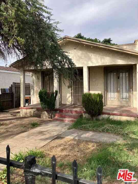 Homes For Sale - 437 EAST 93rd Street<br/> Los Angeles, CA 90003