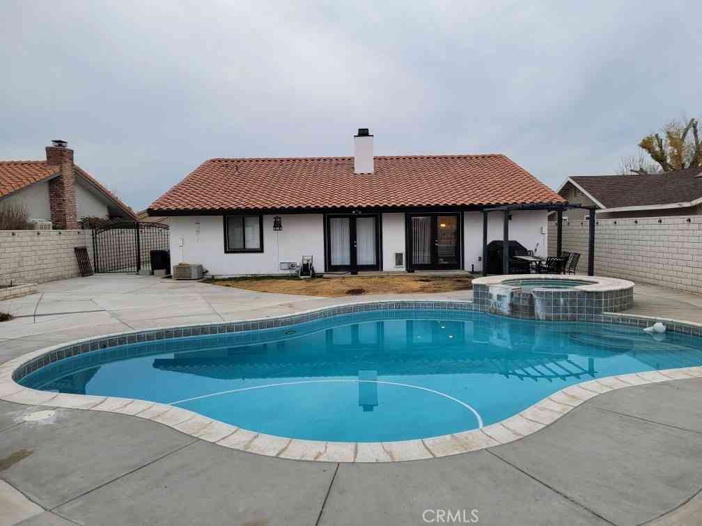 Homes For Sale - 13535 Driftwood<br/> Victorville, CA 92395