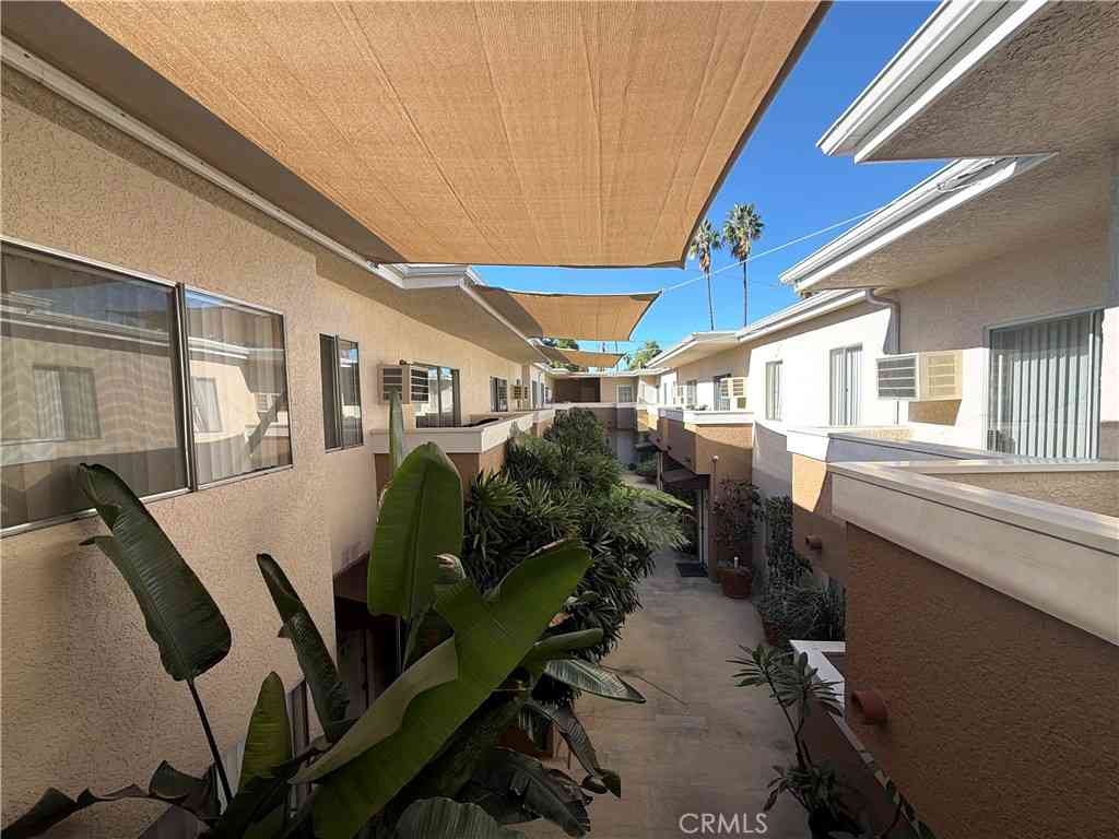 Multifamily For Rent - 7013 Haskell<br/> Van Nuys, CA 91406